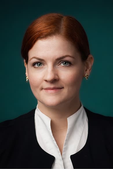 Portrait von Rechtsanwältin Victoria Ramstorfer